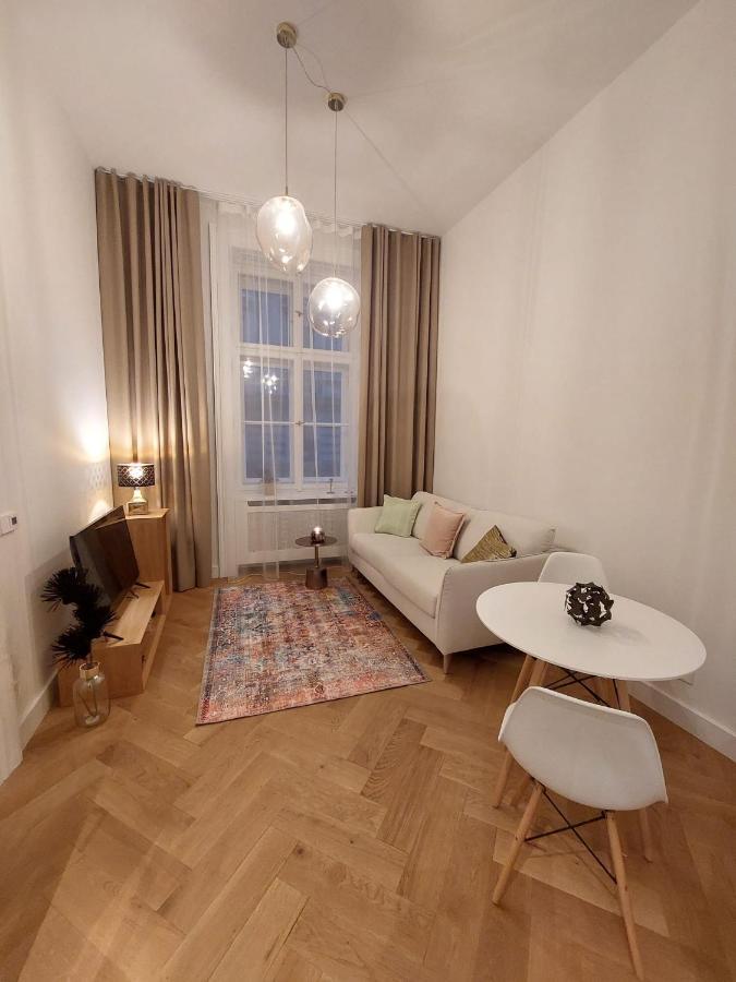 Luxury In The Centre Apartment Prague